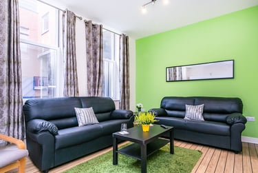 4 bed flat, 7 Tithebarn Street, City centre, Preston, PR11DL - Image 1