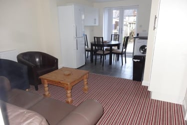 4 bed house, Sir Henry Parkes Road, Canley, Coventry, CV56BJ - Image 1