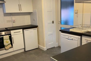 4 bed house, John rous avenue, Canley, Coventry, CV48FB - Image 2