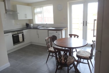 4 bed house, Sir Henry Parkes Road, Canley, Coventry, CV56BX - Image 2