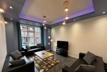 7 bed house, Brudenell Mount, Hyde Park, Leeds, LS61HS - Image 2