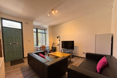 5 bed house, Brudenell Street, Hyde Park, Leeds, LS61HJ - Image 1