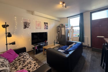 6 bed house, Royal Park Grove, Hyde Park, Leeds, LS61HQ - Image 2