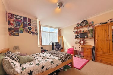 5 bed house, Newport View, Burley, Leeds, LS63BX - Image 1