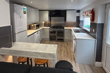 6 bed house, Rothesay Avenue, Lenton, Nottingham, NG71PU - Image 1