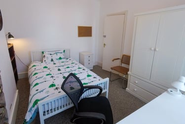 4 bed house, Riley Road, Elm Grove, Brighton, BN24AH - Image 2