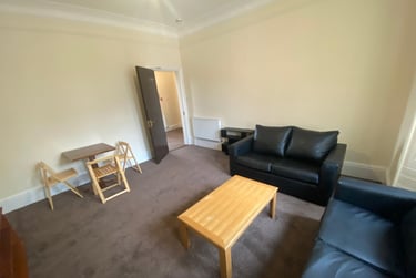 2 bed flat, Perth Road, West end, Dundee, DD21AE - Image 2