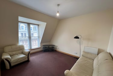 1 bed flat, Whitehall Crescent, City centre, Dundee, DD14AR - Image 1
