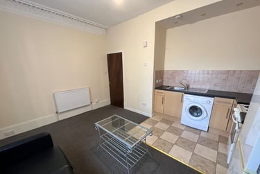 1 bed flat, Step Row, West end, Dundee, DD21AF - Image 2