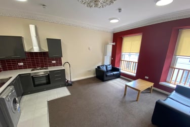 3 bed flat, Albert Square, City centre, Dundee, DD11DD - Image 2