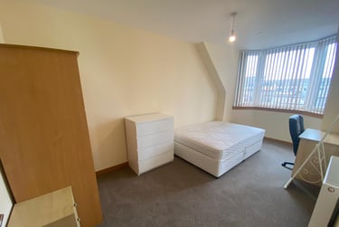 2 bed flat, Coutties Wynd, City centre, Dundee, DD14AG - Image 2
