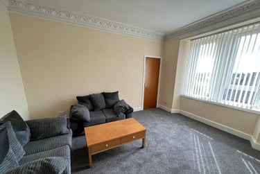 2 bed flat, 13 Benvie Road, West end, Dundee, DD22LG - Image 1