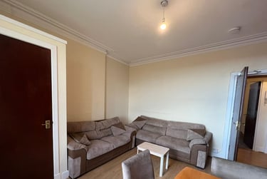 4 bed flat, 6 Cleghorn Street, West end, Dundee, DD22NR - Image 2