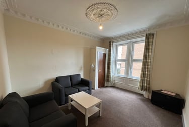 2 bed flat, Step Row, West end, Dundee, DD21AF - Image 1