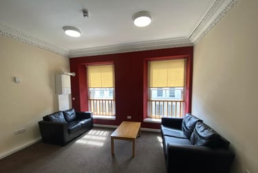 3 bed flat, Albert Square, City centre, Dundee, DD11DD - Image 1