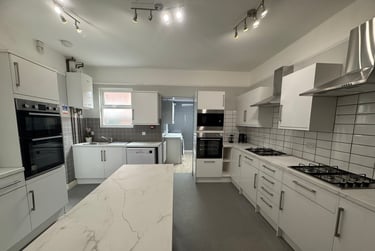 9 bed house, Garmoyle Road, Wavertree, Liverpool, L153JH - Image 3