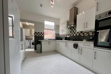 7 bed house, Ramilies Road, Sefton Park, Liverpool, L181ED - Image 3