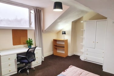 3 bed flat, Travis Place, Broomhall, Sheffield, S102DB - Image 1