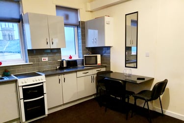 3 bed flat, Travis Place, Broomhall, Sheffield, S102DB - Image 2
