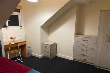 2 bed flat, Crookes Valley Road, Crookesmoor, Sheffield, S101BA - Image 2