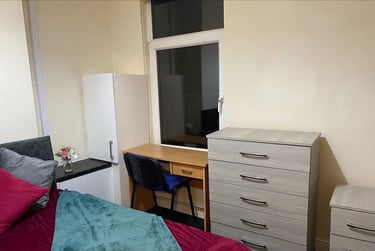 2 bed flat, Crookes Valley Road, Crookesmoor, Sheffield, S101BA - Image 8