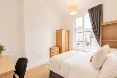6 bed house, Lawrence Street, Fishergate, York, YO103BP - Image 1