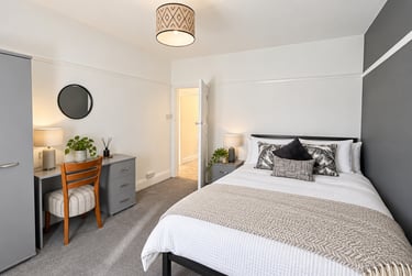 2 bed flat, Beech Avenue, Holgate, York, YO244JJ - Image 1