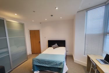 6 bed house, Rosehill Terrace, Mount pleasant, Swansea, SA16JN - Image 9