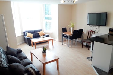 5 bed flat, Dickenson road, Victoria park, Manchester, M145HZ - Image 3