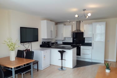 5 bed flat, Dickenson road, Victoria park, Manchester, M145HZ - Image 2