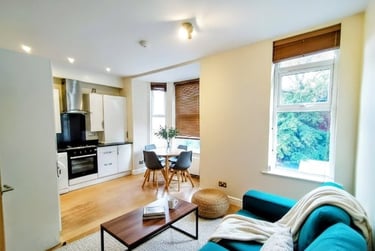 2 bed flat, Brighton grove, Fallowfield, Manchester, M145JG - Image 1
