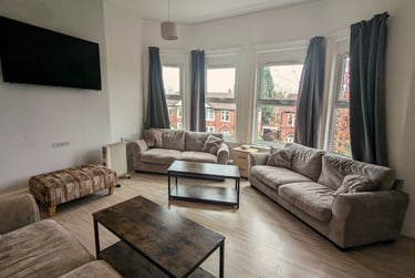 8 bed house, Wellington Road, Fallowfield, Manchester, M146BH - Image 1
