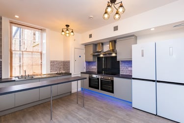 3 bed flat, Leazes Terrace, Newcastle Upon Tyne, Newcastle, NE14LY - Image 1