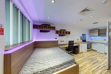 1 bed studio, Union Street, City Centre, Sunderland, SR13BT - Image 1