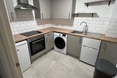 2 bed flat, West Cotton Close, Far Cotton, Northampton, NN48BY - Image 1