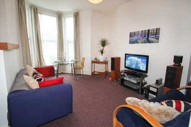 1 bed flat, Lisson Grove, Mutley, Plymouth, PL47DN - Image 1