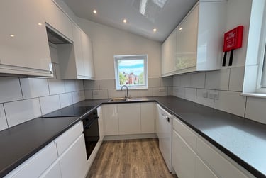 4 bed flat, Springfield road, St james, Exeter, EX46JL - Image 4