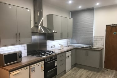 9 bed house, Ridge Terrace, Hyde park, Leeds, LS62DA - Image 2