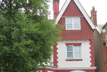 2 bed house, Sackville Road, City Centre, Brighton, BN33WA - Image 1