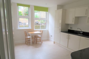 2 bed house, Sackville Road, City Centre, Brighton, BN33WA - Image 3