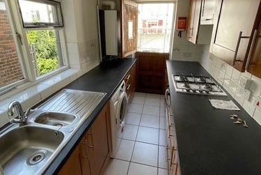 4 bed house, Edinburgh road, Lewes road, Brighton, BN23HY - Image 2