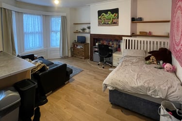 1 bed house, Sackville Road, Kingsway, Brighton, BN33WE - Image 2