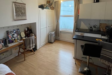 1 bed house, Sackville Road, Kingsway, Brighton, BN33WE - Image 2
