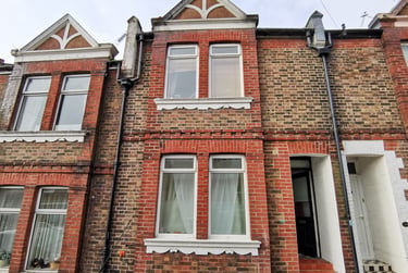 6 bed house, White Street, Hove, Brighton, BN20JH - Image 1