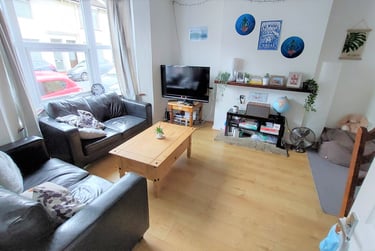 4 bed house, Edinburgh road, Lewes road, Brighton, BN23HY - Image 1