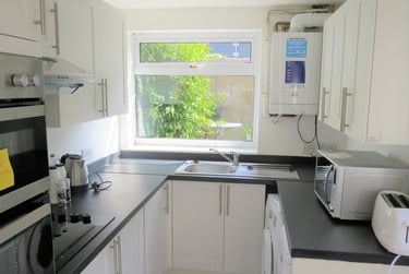 6 bed house, Agnes street, Elm grove, Brighton, BN23AS - Image 2