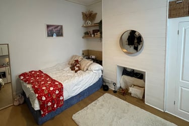 1 bed studio, Sackville Road, Kingsway, Brighton, BN33WE - Image 2