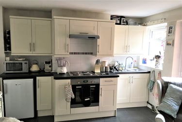 1 bed flat, Edinburgh Road, Near university, Brighton, BN23HY - Image 1