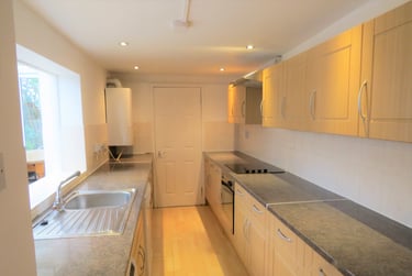 6 bed house, Caledonian road, Lewes road, Brighton, BN23HX - Image 2