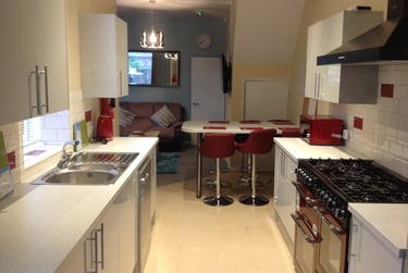 6 bed house, Ashford Street, Shelton, Stoke, ST42EH - Image 4